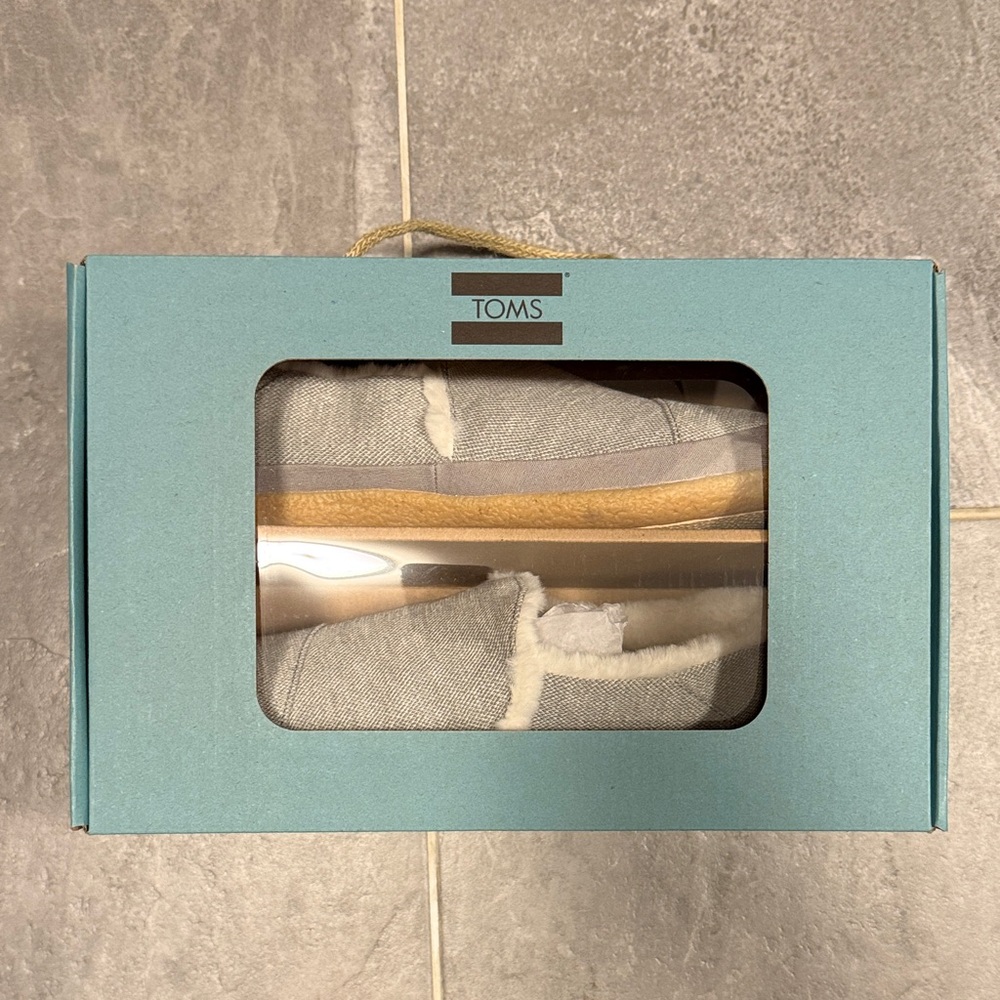 TOMS Gray Women’s Slippers NEW in Box